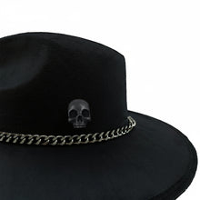 Cargar imagen en el visor de la galería, Sombrero Cadena Cráneo Incrustado