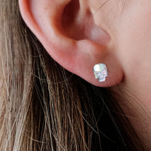 Cargar imagen en el visor de la galería, ARETES CALAVERA CRISTAL  SUNRISE