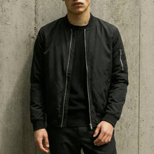 Cargar imagen en el visor de la galería, Chamarra Bomber Skull Leather Patch