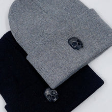 Cargar imagen en el visor de la galería, Gorro Punto Metallic Skull