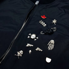 Cargar imagen en el visor de la galería, CHAMARRA BOMBER METALLIC APPLICATIONS