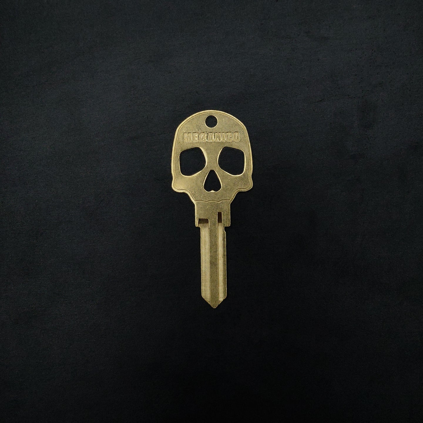 SET 2 LLAVES UNIVERSAL SKULL KEY SILHOUETTE