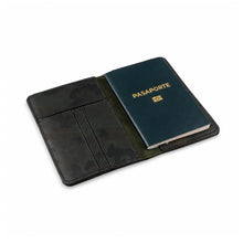 Cargar imagen en el visor de la galería, Porta Pasaporte Cuero Colors