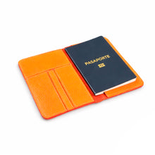 Cargar imagen en el visor de la galería, Porta Pasaporte Cuero Colors