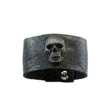 Cargar imagen en el visor de la galería, Pulsera Cuero Cráneo Metálico Incrustado