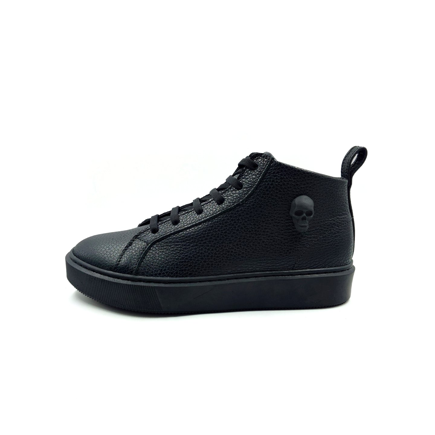 TENIS DE CUERO METALLIC SKULL.