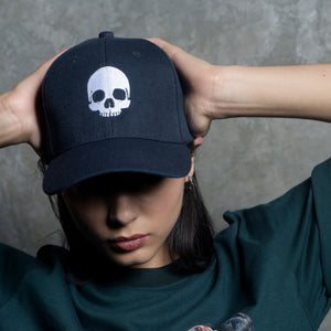 GORRA CURVA SKULL EMBROIDERY