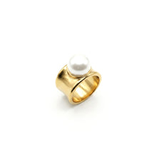 Cargar imagen en el visor de la galería, Anillo Gold Wide Pearl Sculpt