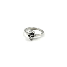 Cargar imagen en el visor de la galería, ANILLO SKULL SILVER