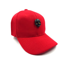 Cargar imagen en el visor de la galería, GORRA CURVA SKULL METALLIC SWAROVSKI EYES