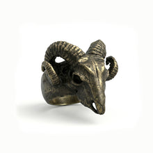 Cargar imagen en el visor de la galería, Anillo Carnero Oro Viejo