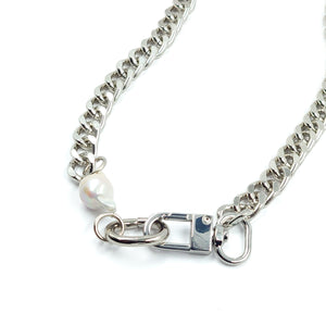 COLLAR SILVER CHAIN SINGLE BAROQUE PEARL