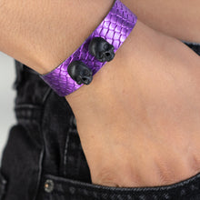 Cargar imagen en el visor de la galería, PULSERA CUERO DOBLE SKULL