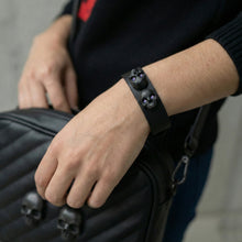 Cargar imagen en el visor de la galería, Pulsera Leather Eyes Swarovski Premium