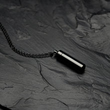 Cargar imagen en el visor de la galería, Collar Gold &amp; Black Core Capsule