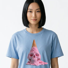 Cargar imagen en el visor de la galería, Camiseta Mujer Blue Strawberry Skull Ice Cream
