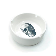 Cargar imagen en el visor de la galería, CENICERO SKULL