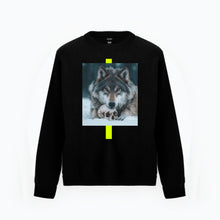 Cargar imagen en el visor de la galería, Sudadera Black Wolf Neon Details