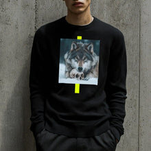 Cargar imagen en el visor de la galería, Sudadera Black Wolf Neon Details