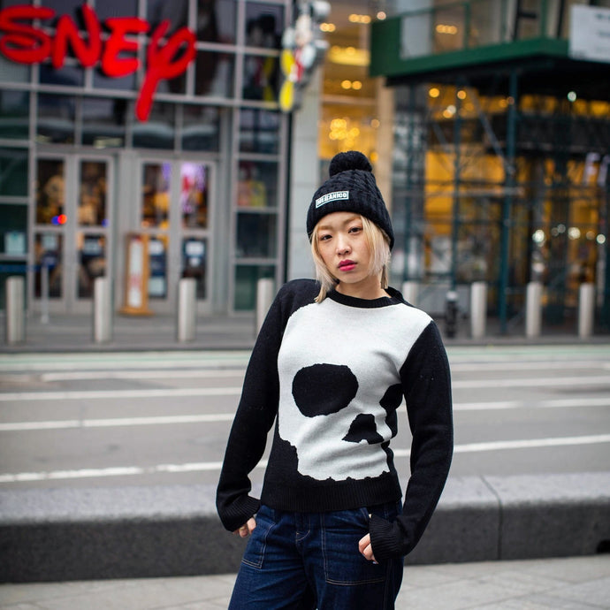SUÉTER PUNTO SKULL SIDE MUJER