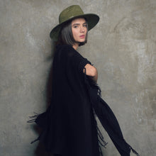 Cargar imagen en el visor de la galería, PONCHO BLACK TEJIDO