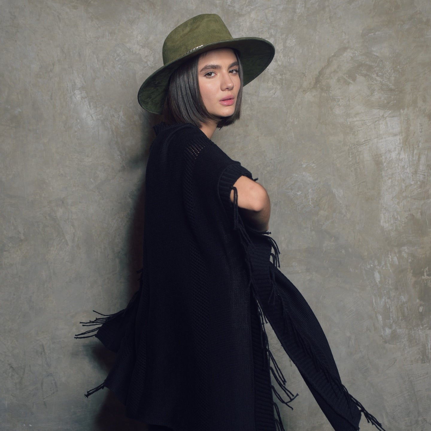 PONCHO BLACK TEJIDO