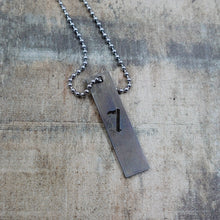Cargar imagen en el visor de la galería, COLLAR LETRAS METAL