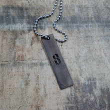 Cargar imagen en el visor de la galería, COLLAR LETRAS METAL