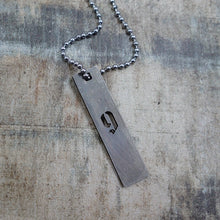 Cargar imagen en el visor de la galería, COLLAR LETRAS METAL