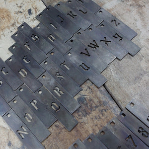 COLLAR LETRAS METAL