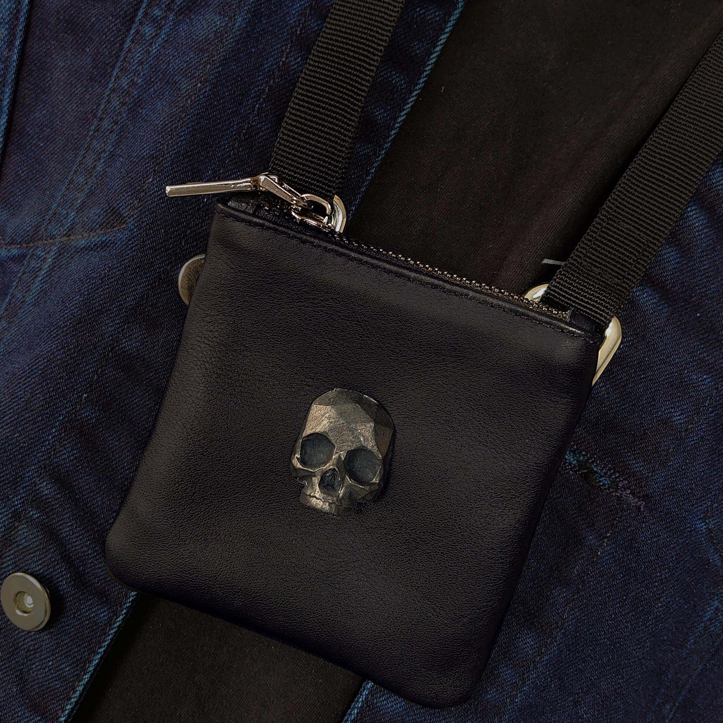 MONEDERO CUERO MINI CORREA