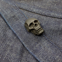Cargar imagen en el visor de la galería, PIN CALAVERA BRONCE